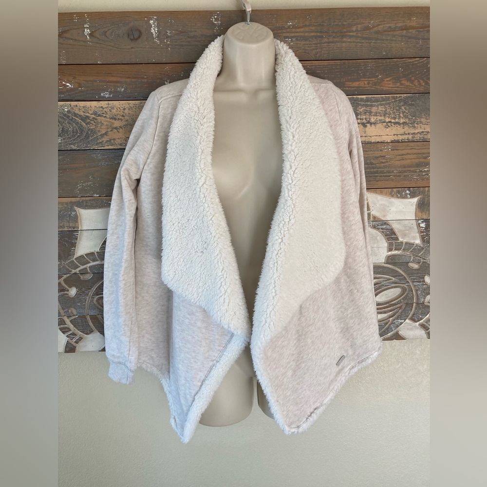 Hollister Sherpa Lined Wrap